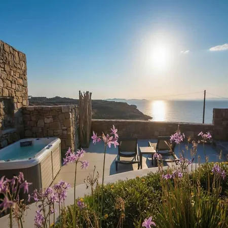 With Jacuzzi & Sea View شقة *